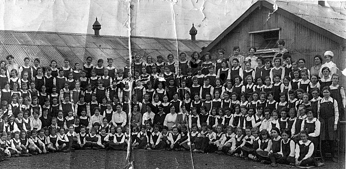 Girls Modern School first pupils 1919