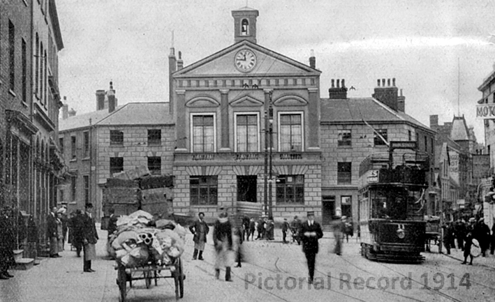 Luton old Town Hall in 1914