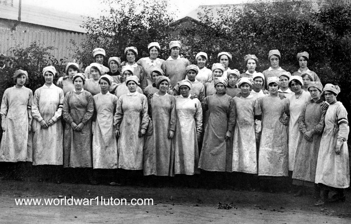 Munition girls at Luton